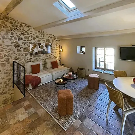 Maison De Village
